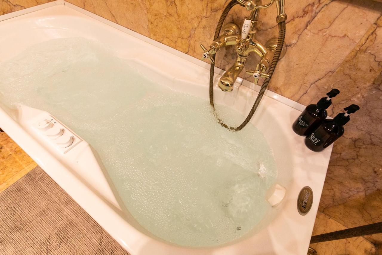 Klimt - Jacuzzi 5 Star - Luxury Design Apartment Milano Exteriör bild